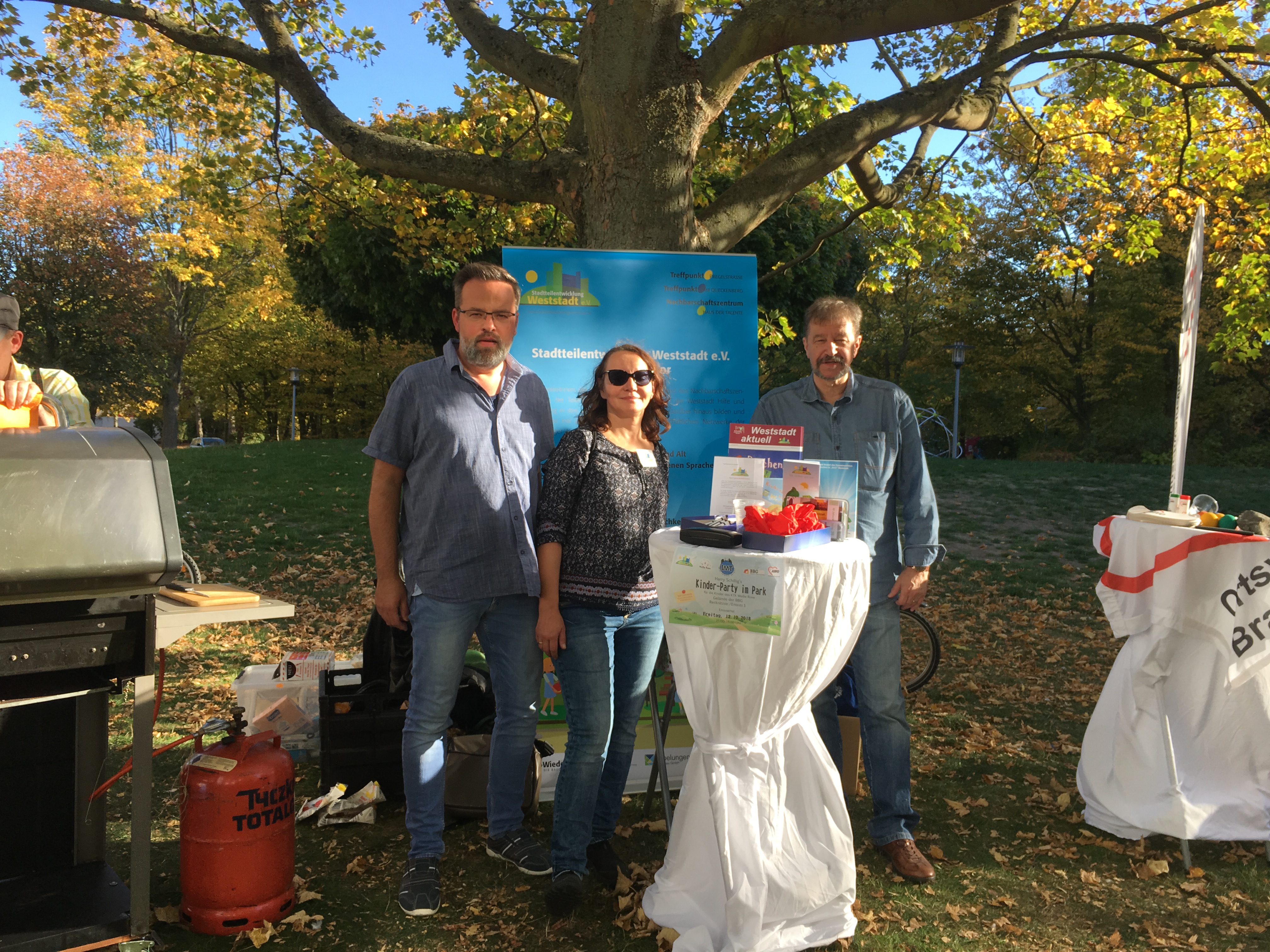 2018 10 12 dreierteam am stand