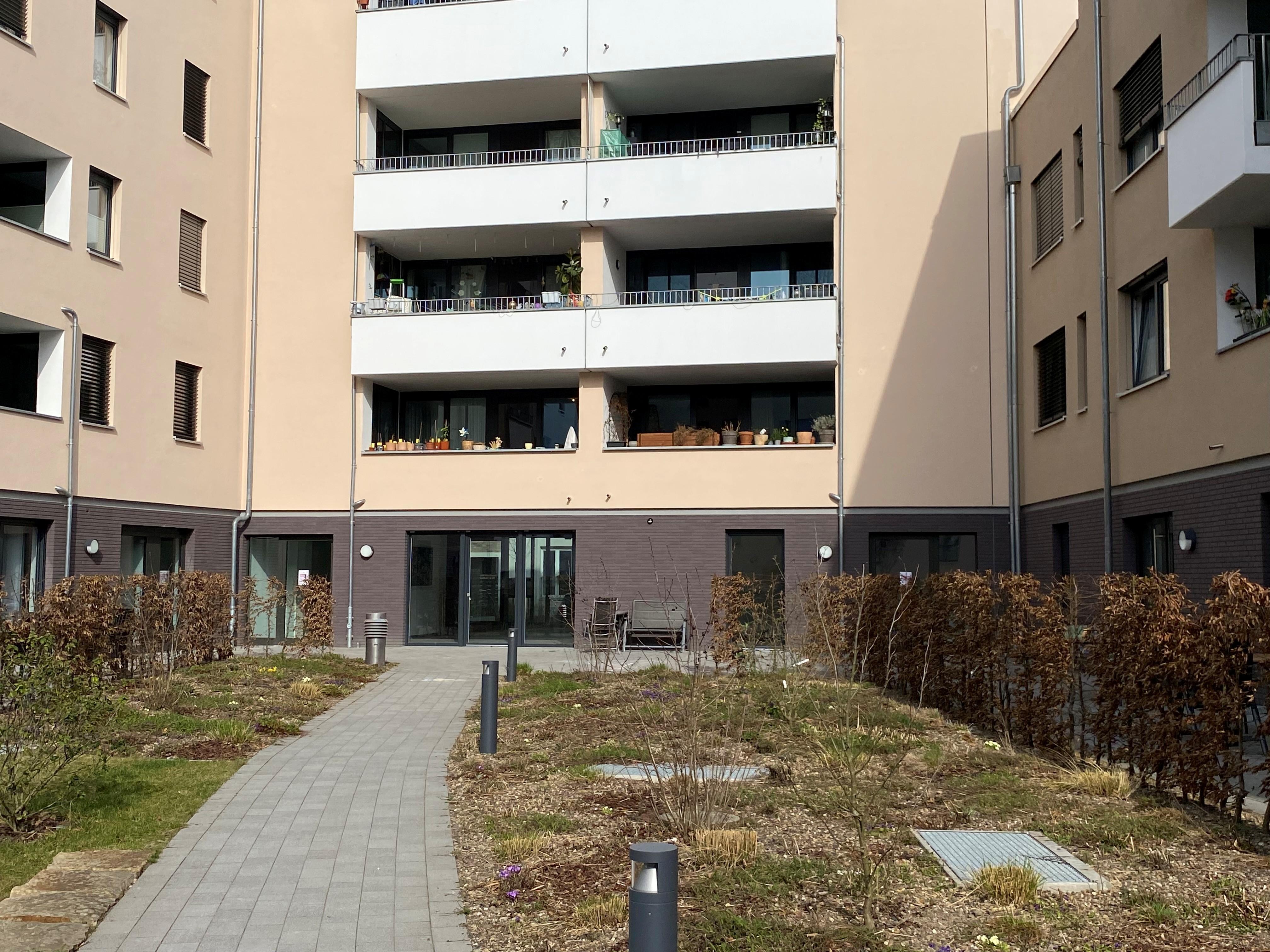 260310zugang innenhof