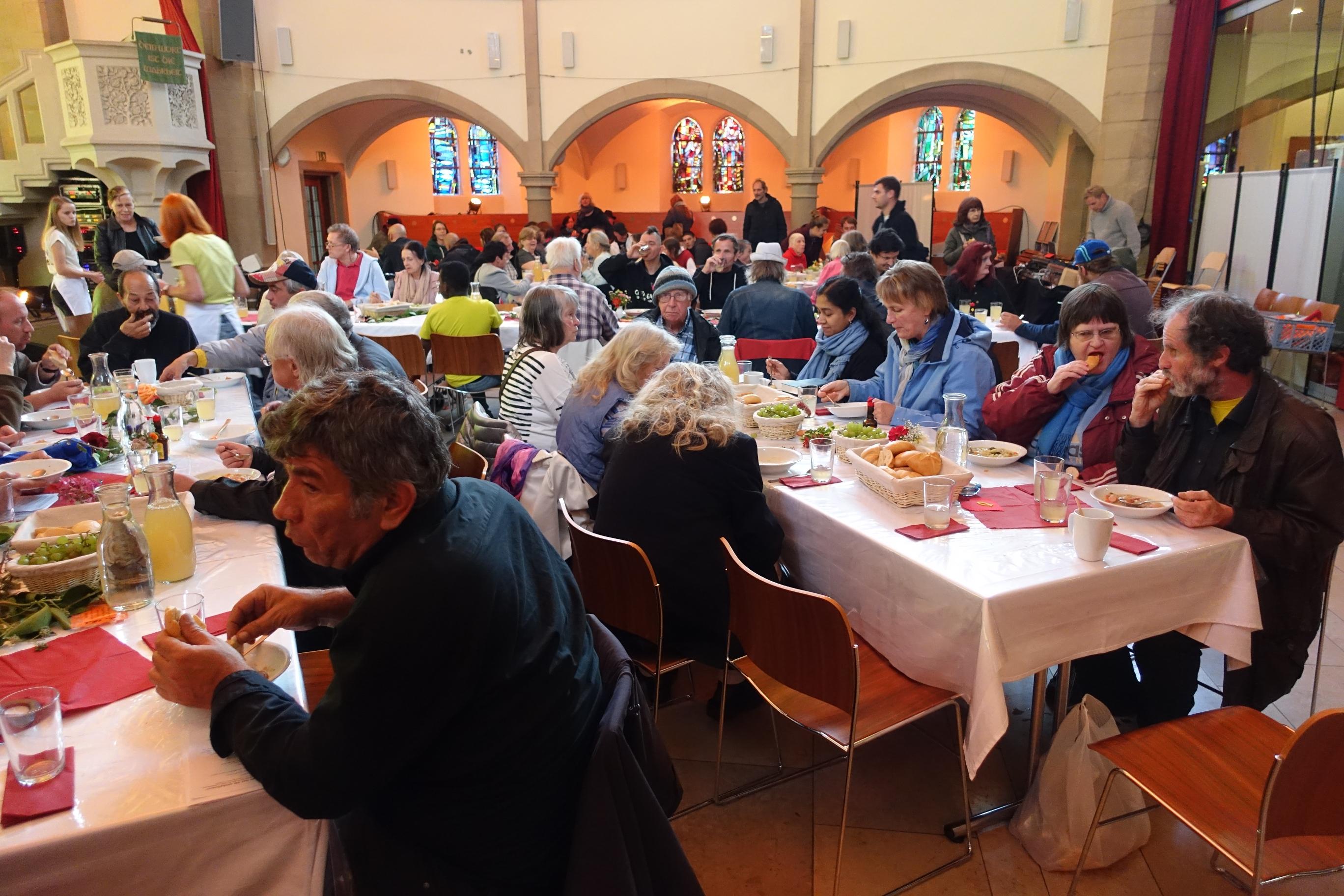 gemeinsam zu tisch klein