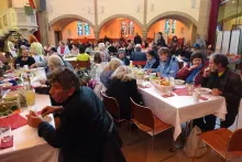 gemeinsam zu tisch klein